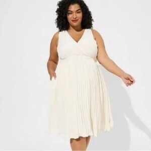Torrid Marilyn Monroe Cream Pleated Midi Dress Size 26 Torrid 4